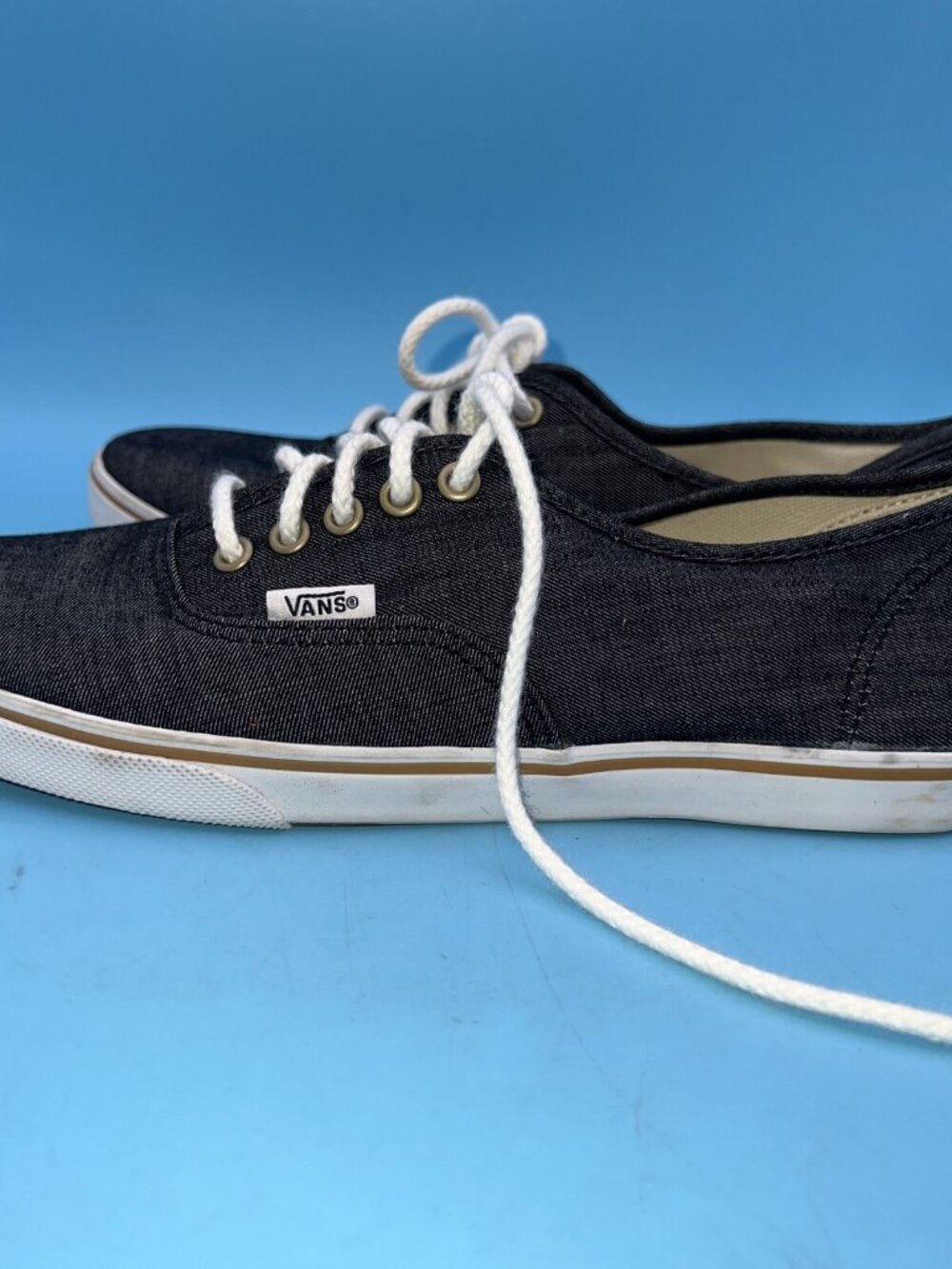 Vans EUC! Shoes Lace Up Low Top Gray & White Size US 5.5 Men OR 7 Women
